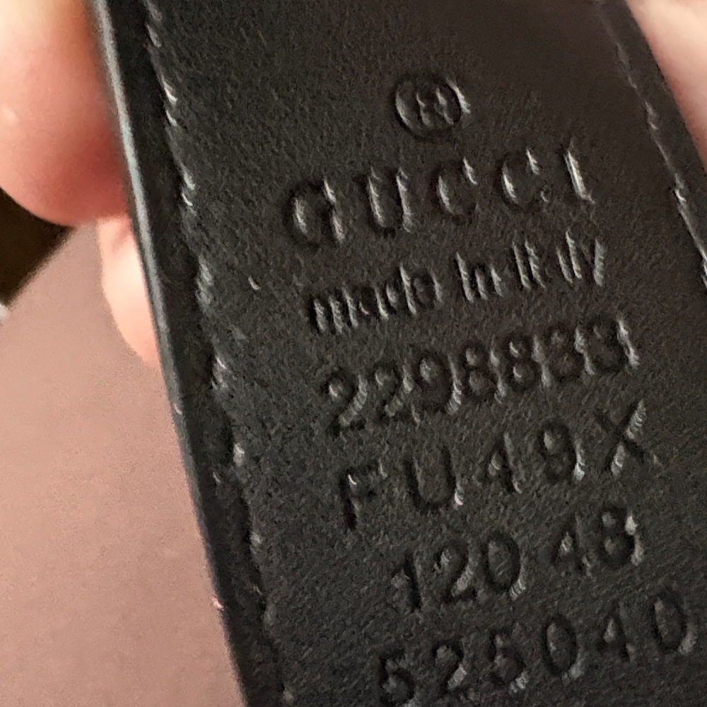 Gucci Black Leather Belt with Gold GG Emblem - Picture 3 of 5